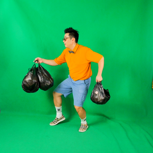 女人张开腿让男人通 
