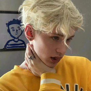 女人张开腿让男人通 
