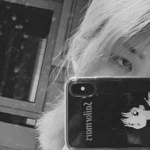 女人张开腿让男人通 
